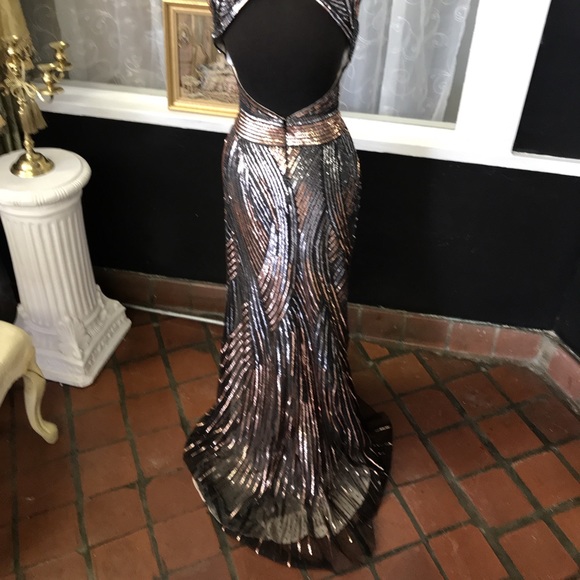 *Sold* Black and bronze dress - Picture 5 of 7